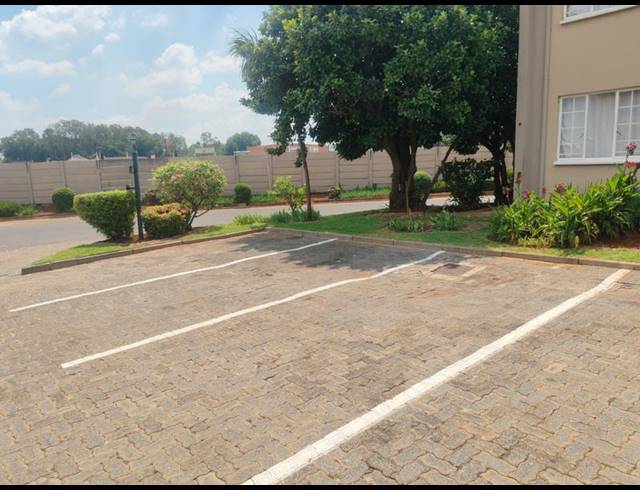 2 BEDROOM COMPLEX FOR SALE IN RAVENSWOOD